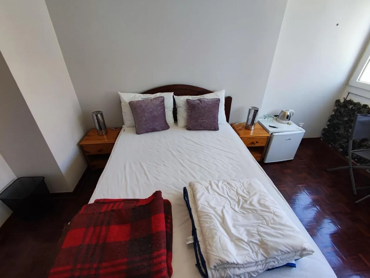 Guest house Lisbon Room With Ac In Penha De Franca, Lisbon